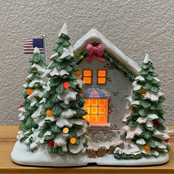 2001 Hawthorne Village Precious Moments HOLLY DAY GREETINGS POST OFFICE Lighted - Picture 4 of 16